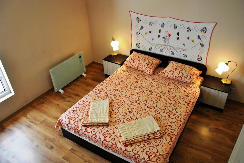 10 Coins Hostel & Tours Sofia Eksteriør bilde