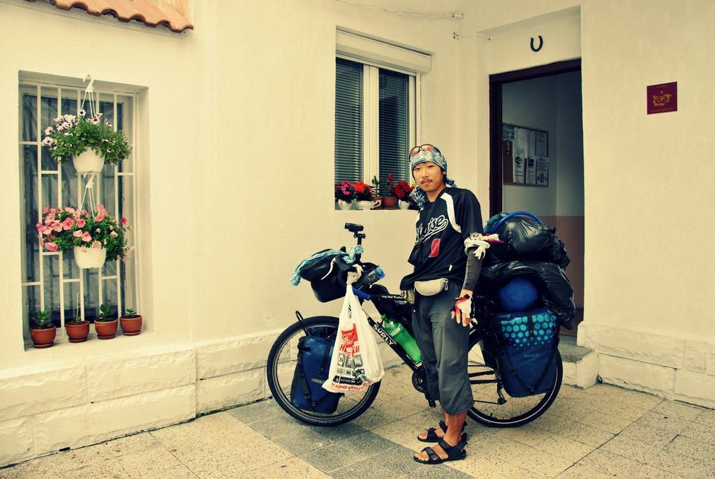 10 Coins Hostel & Tours Sofia Eksteriør bilde