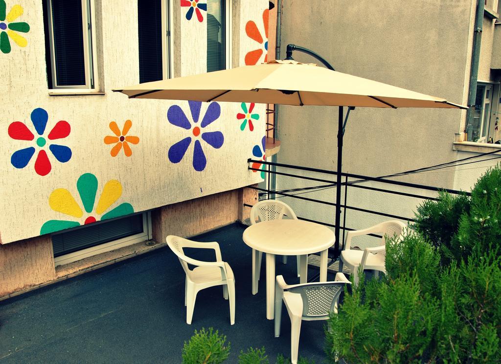 10 Coins Hostel & Tours Sofia Eksteriør bilde